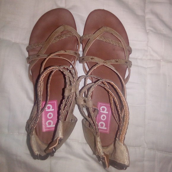 Sandals - Picture 4 of 4